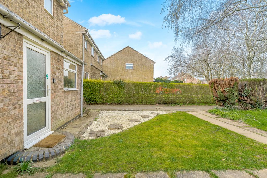 Peacocks Close Middleton Cheney